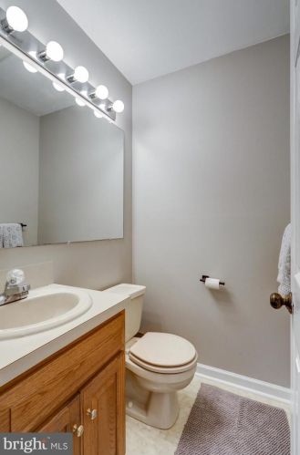 834 Ocean Ave, Lancaster PA  17603-5068 exterior