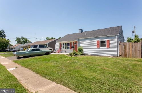 219 Olds Blvd, Fairless Hills, PA 19030-1313