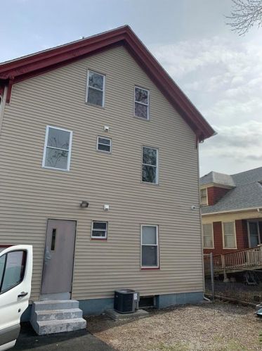 137 Briggs St, Providence, RI 02905-3002