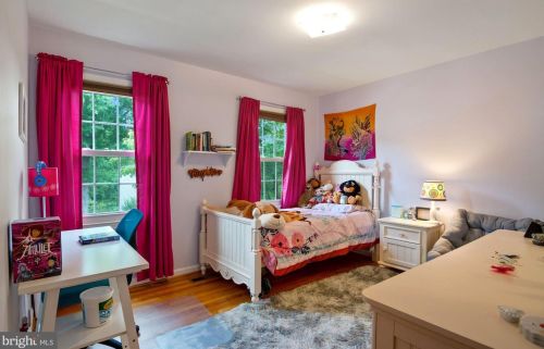 9514 Wallingford Dr, Springfield VA 22015-1738 exterior