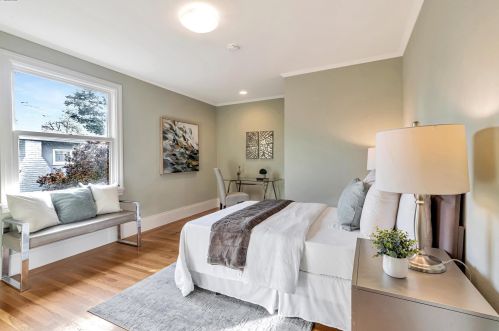 2800 Kingsland Ave, Oakland CA  94619-3325 exterior