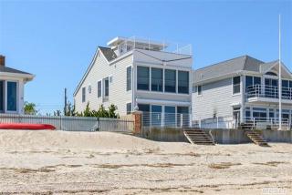 433 Bayville Ave, Bayville, NY 11709-1639