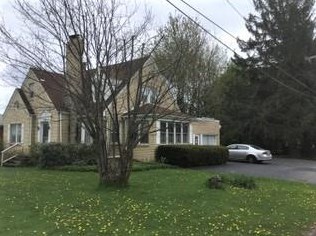2740 State St, Hermitage, PA 16148-2716
