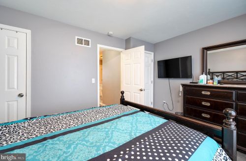 2376 Grandview Rd, Hanover PA 17331-7886 exterior