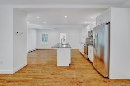 28 Crowley Ave, Milford CT  06461-2306 exterior