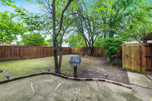 31 Highland Pl, Richardson TX  75081-3500 exterior