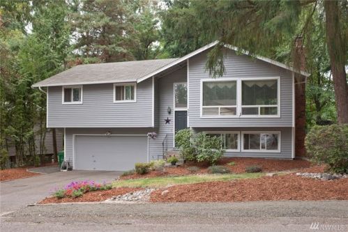 996 Melia Ln, Bremerton, WA 98311-3211