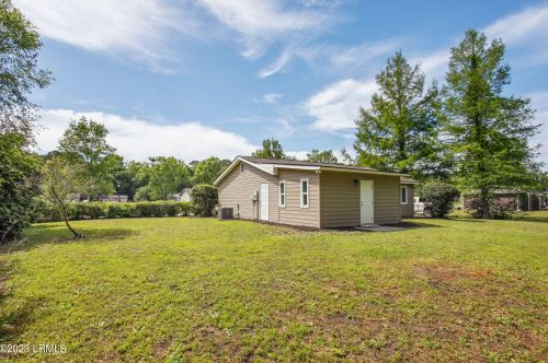 1509 Pony Ave, Beaufort SC  29906-5703 exterior