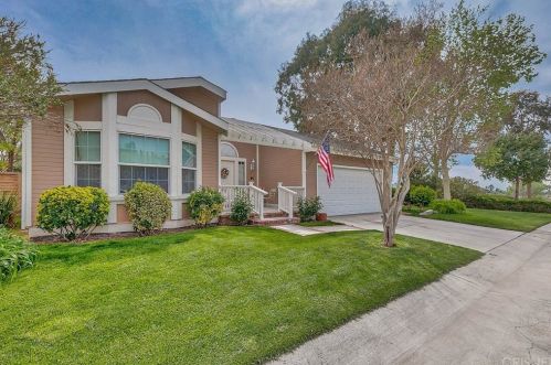 20068 Edgewater Dr, Santa Clarita, CA 91351-5705