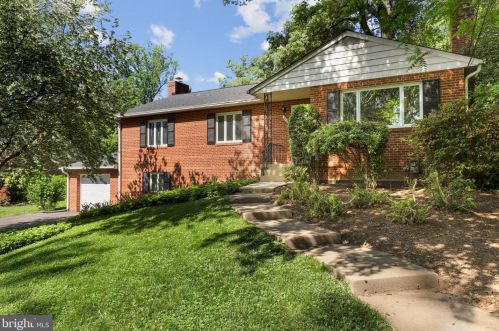 3146 Patrick Henry Dr, Falls Church, VA 22044-1823
