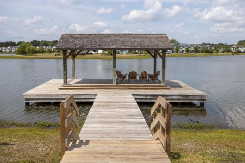 1654 Sparkleberry Ln, Johns Island SC  29455-3814 exterior