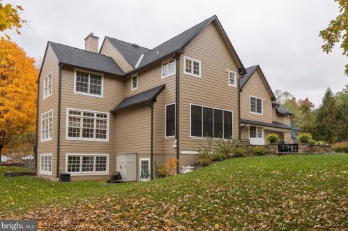 10 Devonshires Ct, Blue Bell PA  19422-2560 exterior