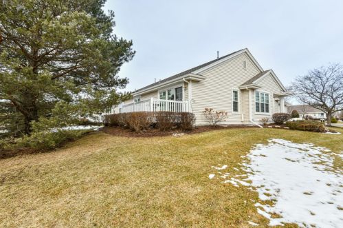 618 Park Dr, Waterford WI  53185-2890 exterior