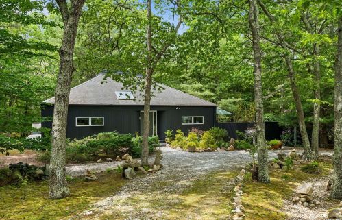27 Todd Dr, East Hampton, NY 11937-3830