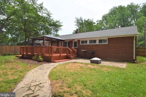 7209 Halifax Pl, Springfield, VA 22150-3719