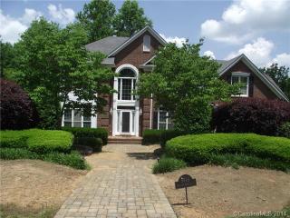 5716 Silchester Ln, Charlotte, NC 28215-5328