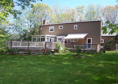 24 Brooktree Ct, Bohemia, NY 11716-3625