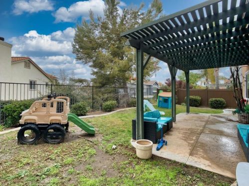 33358 Embassy Ave, Temecula CA  92592-1320 exterior