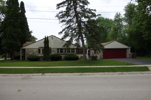 5829 Ames Ter, Milwaukee, WI 53209-4343