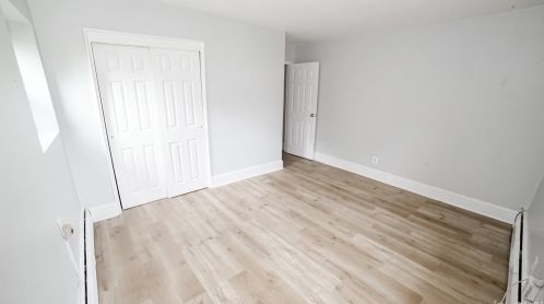 121 Park Ave, Amityville, NY 11701-3149