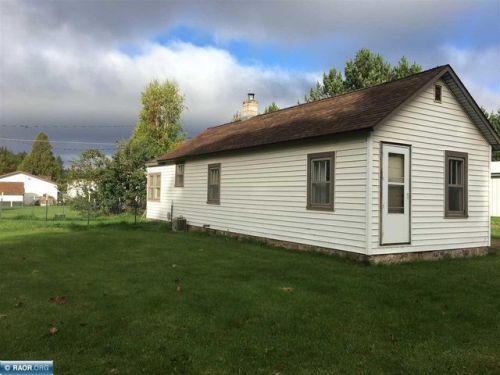 4265 5th St, Hibbing, MN 55746-8304
