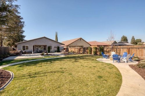 2440 Greenboro St, Turlock CA  95382-1433 exterior