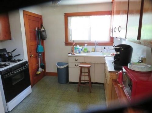 807 Hickory Rd, Twin Lakes, WI 53181-9359