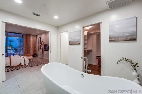 311 Upas St, San Diego CA 92103-5131 exterior