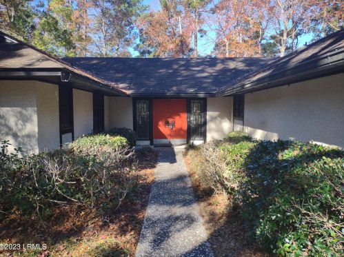 31 Wade Hampton Dr, Beaufort, SC 29907-1913