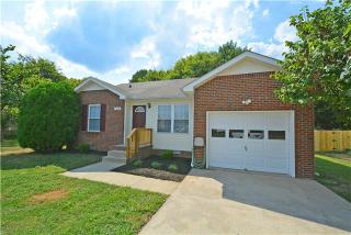 1046 Roedeer Dr, Clarksville, TN 37042-5969