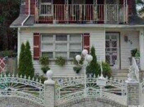 100-12 207th St, Jamaica, NY 11429-2236