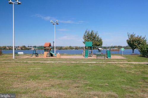 2172 Harbour Dr, Palmyra NJ  08065-1123 exterior