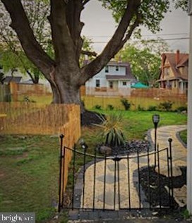 221 Kings Hwy, Camden NJ  08106-1616 exterior