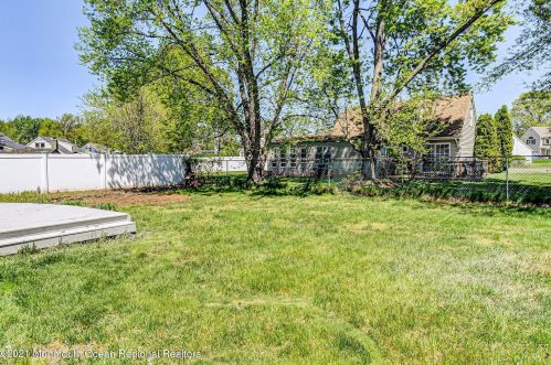 13 Monterey Dr, Hazlet NJ  07730-2143 exterior