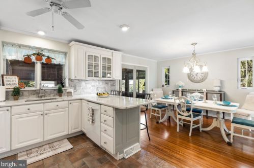 117 Monticello Dr, Riverton NJ 08077-4377 exterior