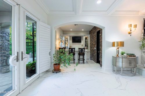 840 Fairway Dr, Bakersfield CA 93309-2416 exterior