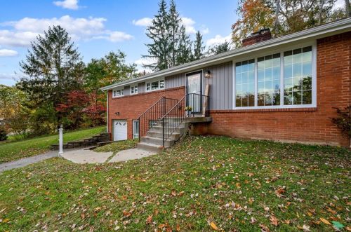 319 Forestwood Dr, Gibsonia, PA 15044-9218