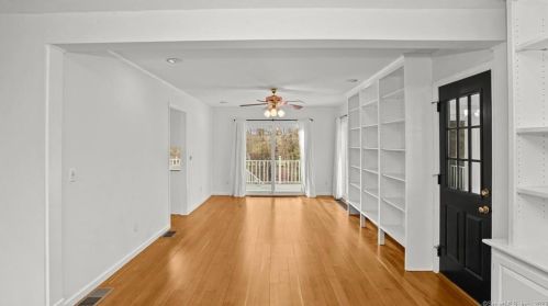 75 Nubel Ln, New Canaan CT  06840-6913 exterior