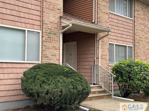 401 Cynthia Ct, Princeton NJ  08540-9551 exterior