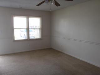 113 Apartment Dr, Jacksonville NC  28546-8803 exterior
