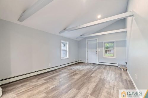 170 Main St, East Brunswick NJ  08816-4447 exterior