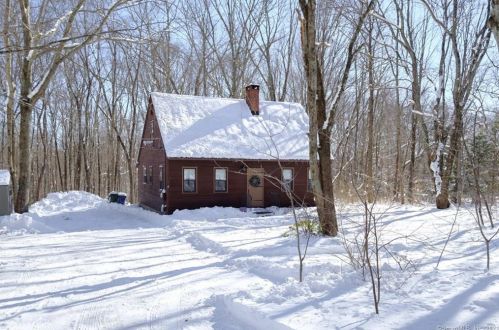 939 Church St, Amston, CT 06231-1634