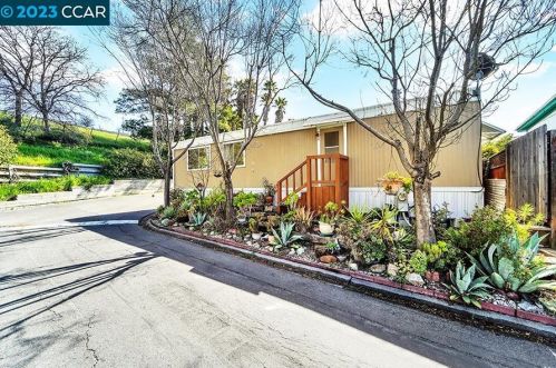 114 Circle Ct, Concord, CA 94518-4718