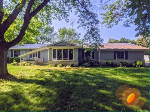 947 Golf Vu Dr, Fond Du Lac, WI 54935-6416