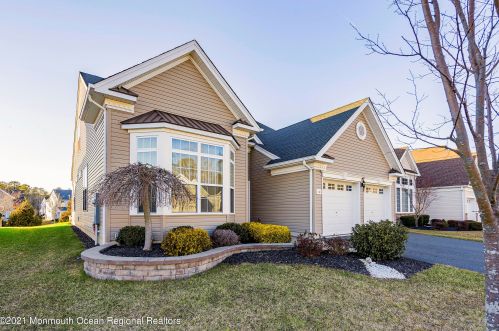 94 Arborridge Dr, Lacey, NJ 08731-1062