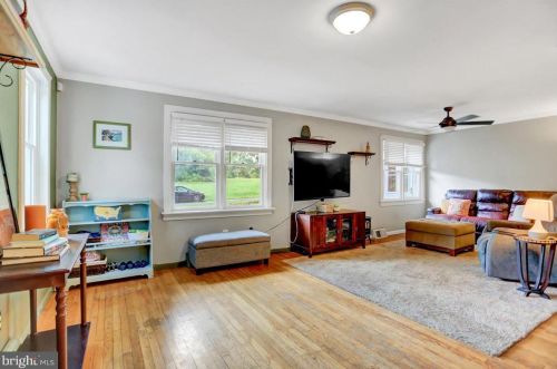 2148 Ritner Hwy, Carlisle PA 17015-9305 exterior