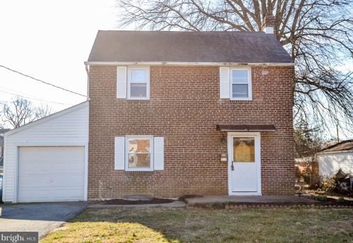 312 Taylor Rd, Wilmington, DE 19804-1032