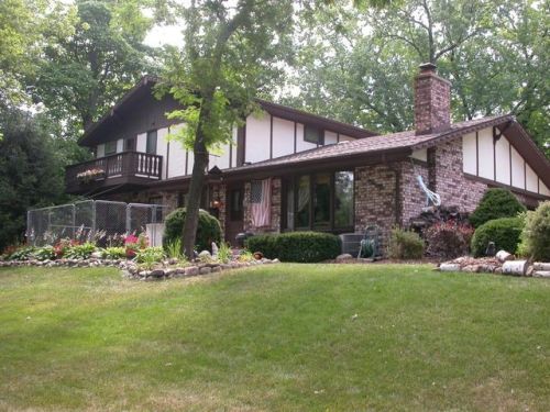 4548 Grace Ave, Thiensville, WI 53092-2140