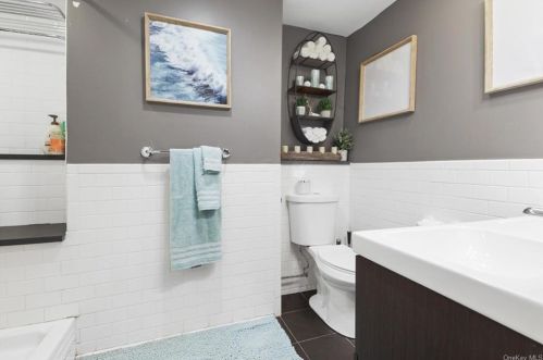 14 Utopian Pl, Airmont NY  10901-7715 exterior