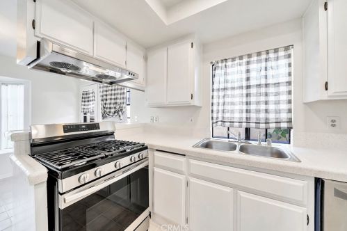 9932 Hidden Way, Garden Grove CA  92841-5281 exterior